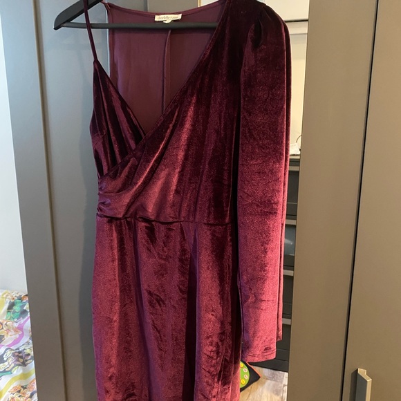 Short dress - Picture 2 of 2